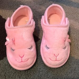 Little Girls Pink Slippers 💕
